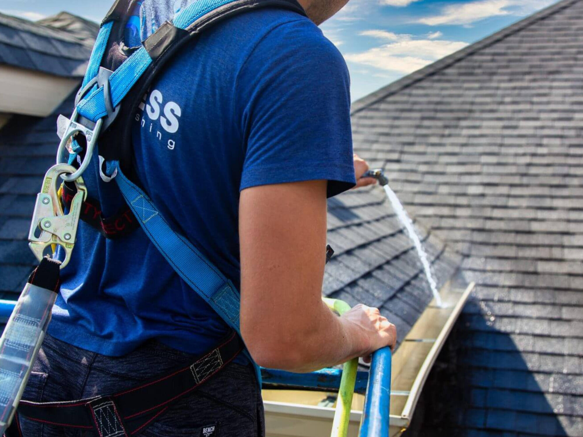 EAVESTROUGH CLEANING & MAINTENANCE